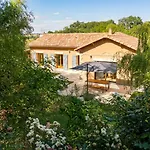 De Lacrouzette Avec Piscine Chauffee Et Bain Balneo Proche D'albi
