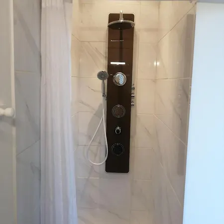 De Lacrouzette Avec Piscine Chauffee Semesterbostad