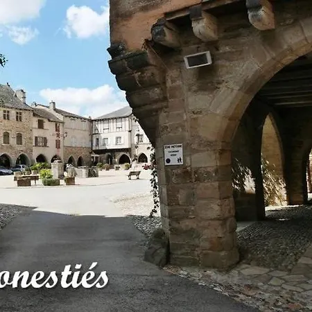 De Lacrouzette Avec Piscine Chauffee Semesterbostad