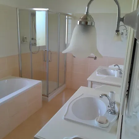 Semesterbostad De Lacrouzette Avec Piscine Chauffee Saint-Benoit-de-Carmaux