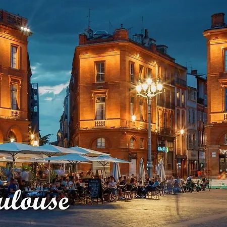 De Lacrouzette Avec Piscine Chauffee Semesterbostad Saint-Benoit-de-Carmaux