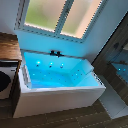 De Lacrouzette Avec Piscine Chauffee Semesterbostad