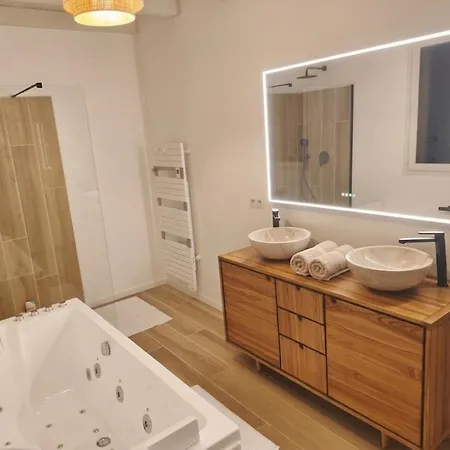 Дом отдыха De Lacrouzette Avec Piscine Chauffee Et Bain Balneo Proche D'albi *