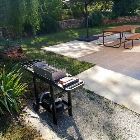 De Lacrouzette Avec Piscine Chauffee Et Bain Balneo Proche D'albi *