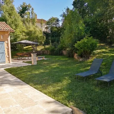 Hébergement de vacances De Lacrouzette Avec Piscine
