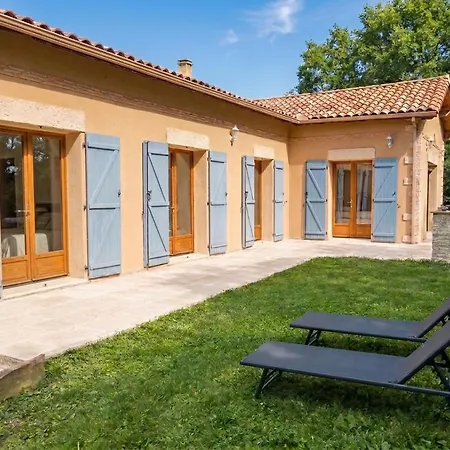 Hébergement de vacances De Lacrouzette Avec Piscine Saint-Benoit-de-Carmaux