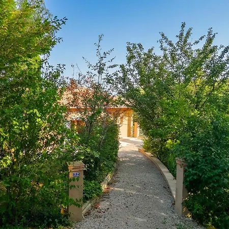 בית נופש De Lacrouzette Avec Piscine Chauffee Et Bain Balneo Proche D'albi