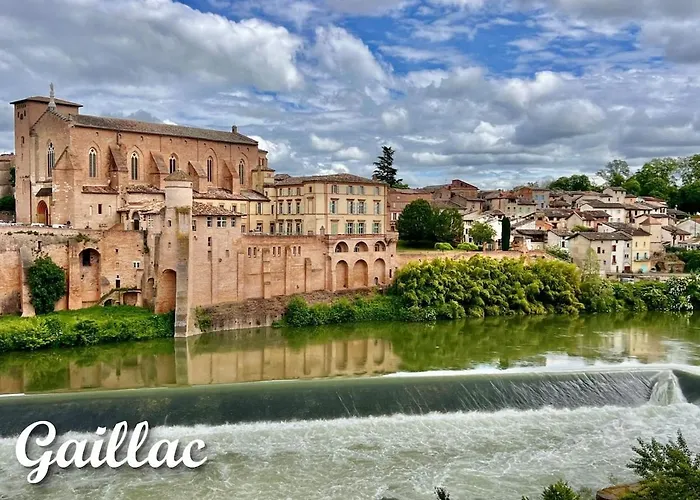 De Lacrouzette Avec Piscine Chauffee Et Bain Balneo Proche D'albi