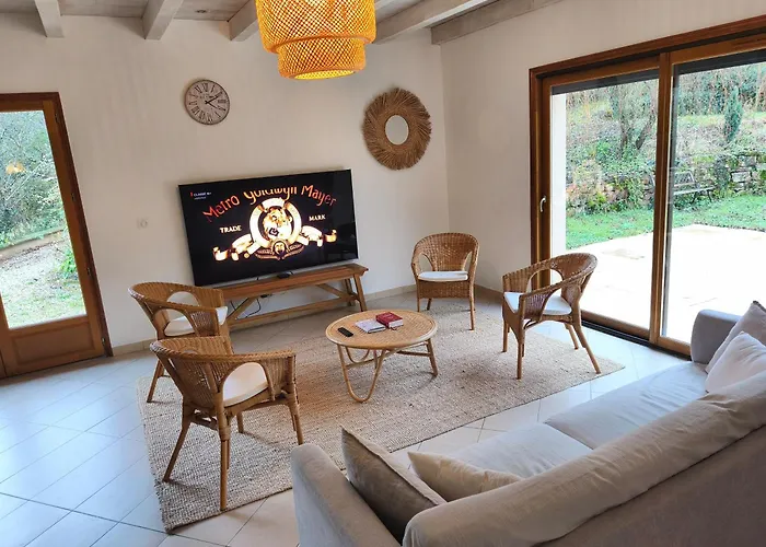 De Lacrouzette Avec Piscine Chauffee Et Bain Balneo Proche D'albi