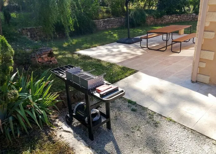 De Lacrouzette Avec Piscine Chauffee Et Bain Balneo Proche D'albi *