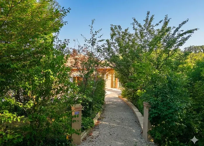 Дом отдыха De Lacrouzette Avec Piscine Chauffee Et Bain Balneo Proche D'albi